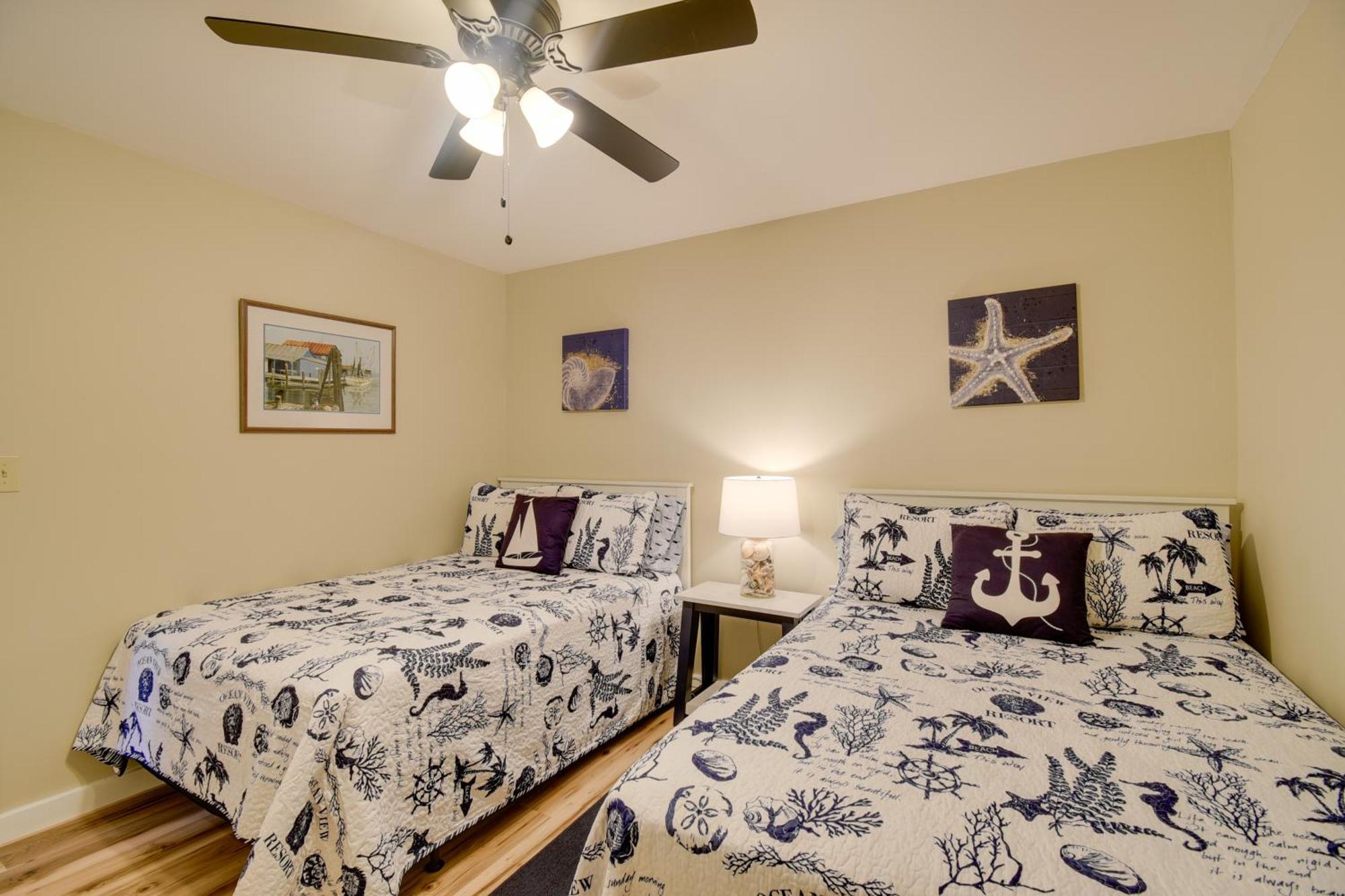 אושן אייל ביץ' Ocean Isle Apartment With Balcony, 1 Mi To Beach! מראה חיצוני תמונה