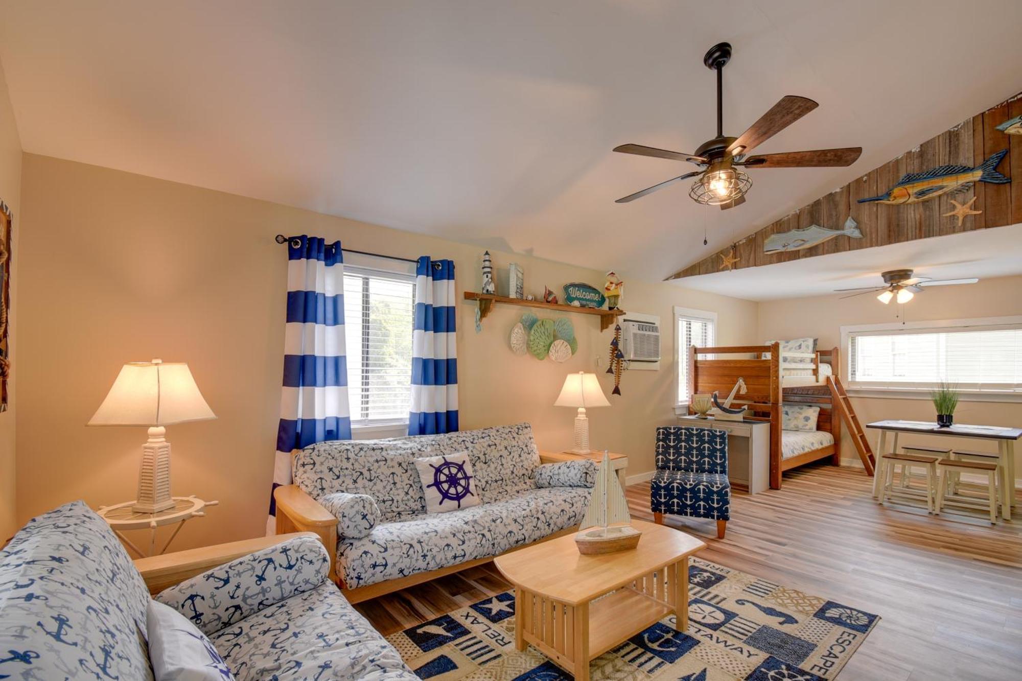 אושן אייל ביץ' Ocean Isle Apartment With Balcony, 1 Mi To Beach! מראה חיצוני תמונה