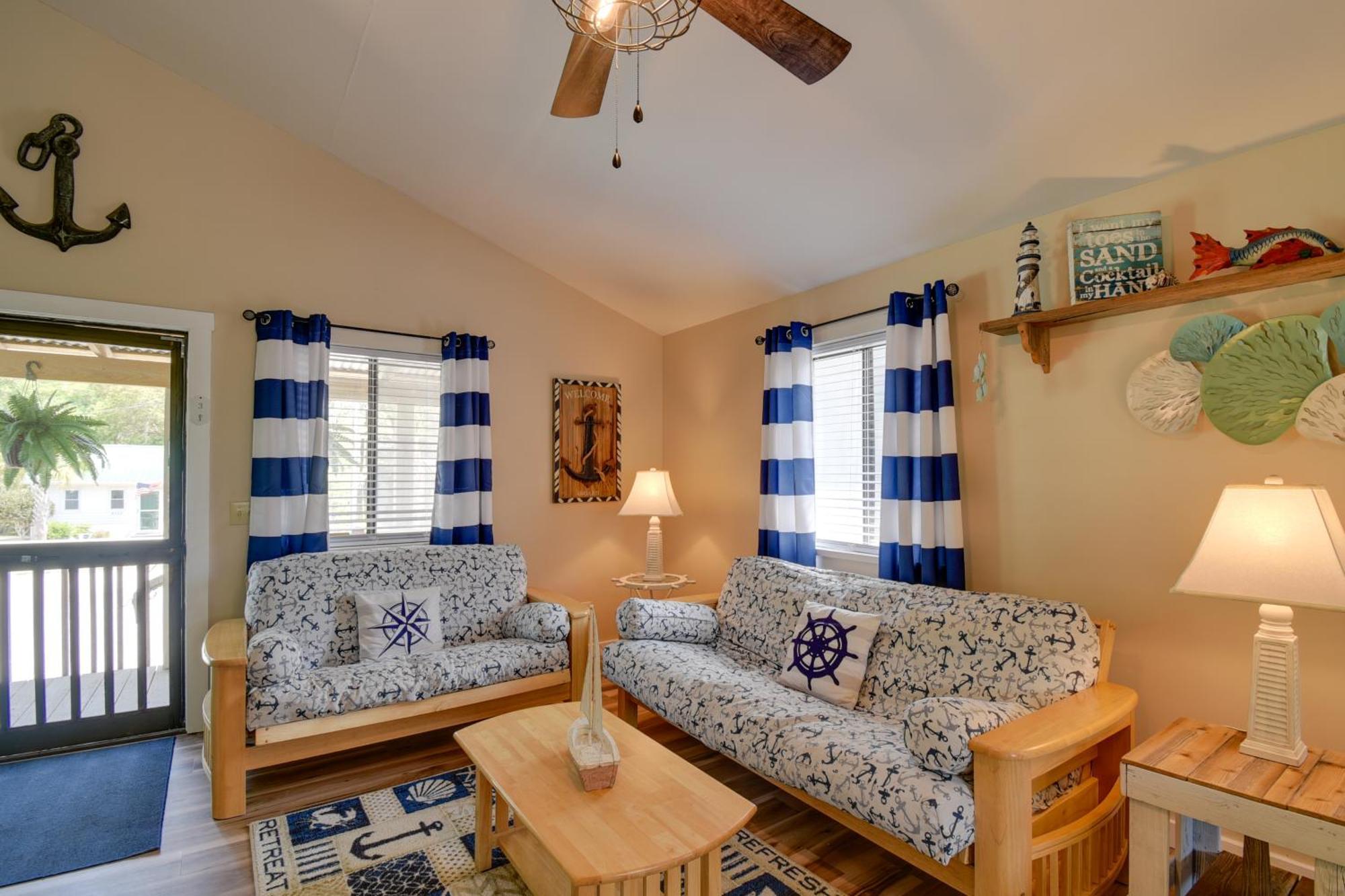 אושן אייל ביץ' Ocean Isle Apartment With Balcony, 1 Mi To Beach! מראה חיצוני תמונה